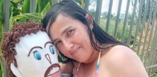 Wanita bersuamikan anak patung bakal sambut ‘anak’ keempat